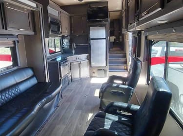 2019 Genesis Supreme Rv Genesis Supreme Toy hauler rental in Tucson, AZ