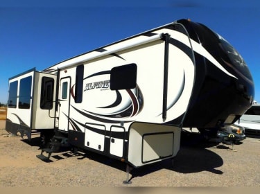 2015 Keystone RV Alpine Fifth-wheel rental in St. Rose, LA