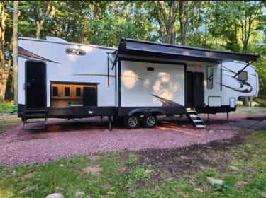 2023 Forest River Sabre Fifth-wheel rental in Hawley, PA