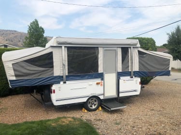 2008 Fleetwood santa fe Folding trailer rental in Oliver, BC