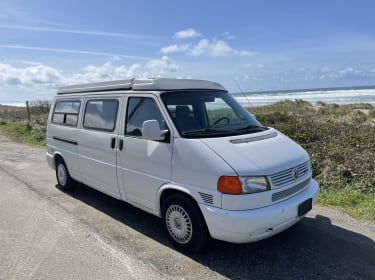 1999 Volkswagen Winnebago Leisure Seeker Class B rental in Portland, OR