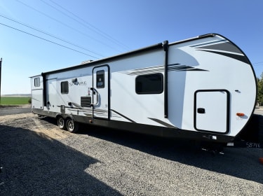 2023 Forest River Palomino Solaire Travel trailer rental in Royal City, WA