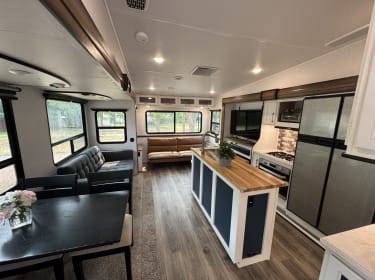 2021 Prime Time Crusader Fifth-wheel rental in Black Hills, SD