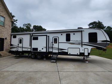 2022 Keystone RV AA3603LFP22 Fifth-wheel rental in Stockbridge, GA