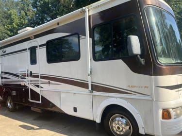 2005 Fleetwood Flair 31A Class A rental in North Little Rock, AR