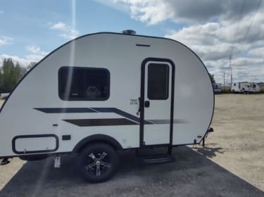 2023 Braxton Creek bushwacker Travel trailer rental in Lachute, QC