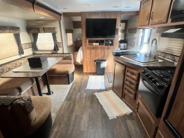 2017 Connect Connect Trailer Travel trailer rental in Stockton, CA