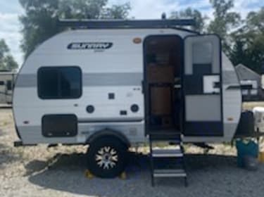 2022 Sunset Park RV SunRay Travel trailer rental in Gurnee, IL