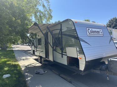 2015 Dutchmen Coleman Lantern Travel trailer rental in Meridian, ID