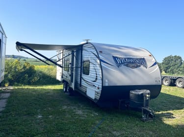 2017 Forest River Wildwood X-Lite Travel trailer rental in Dobbinton, ON