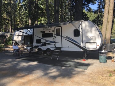 2020 Coachmen Freedom express Ultra light Travel trailer rental in Ellensburg, WA