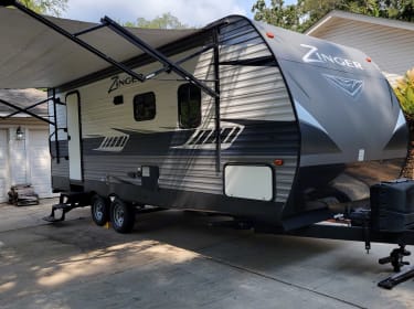 2018 Crossroads RV Zinger Travel trailer rental in Magnolia, TX