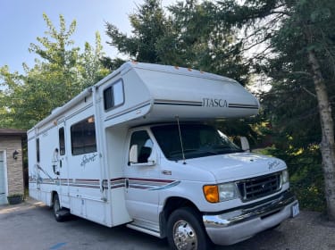 2003 Itasca Spirit Class C rental in King city, ON