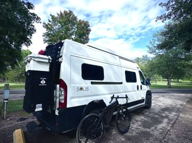 2021 Winnebago Winnebago Camper van rental in Fayetteville, AR