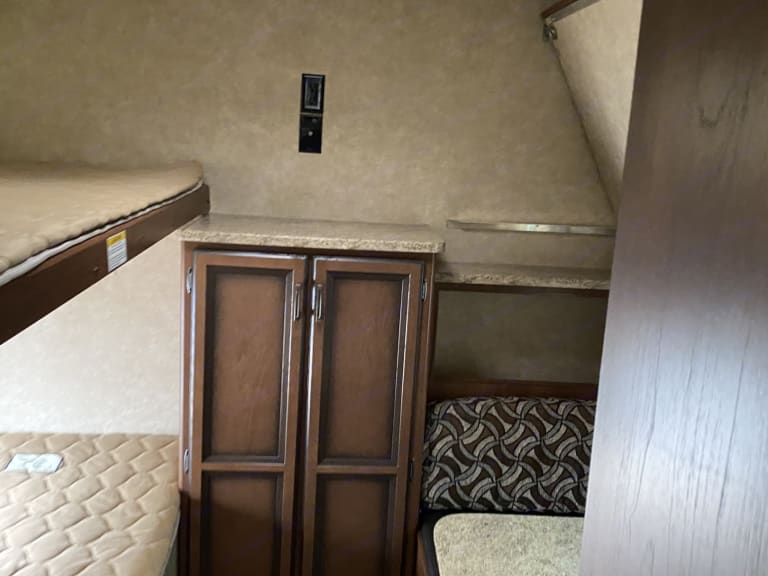 2015 Crossroads RV Zinger Travel trailer Rental in oswego, NY Outdoorsy