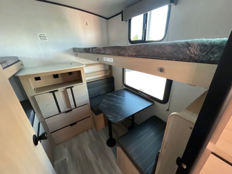 2022 Cruiser Radiance 28QD Travel trailer Rental in Kalamazoo, MI