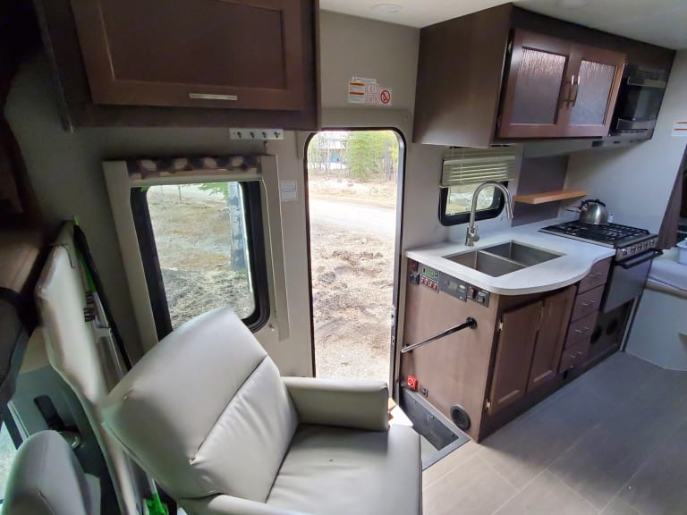 2019 Adventurer Adventurer Motorhome Class C Rental in Whitehorse, YT Outdoorsy