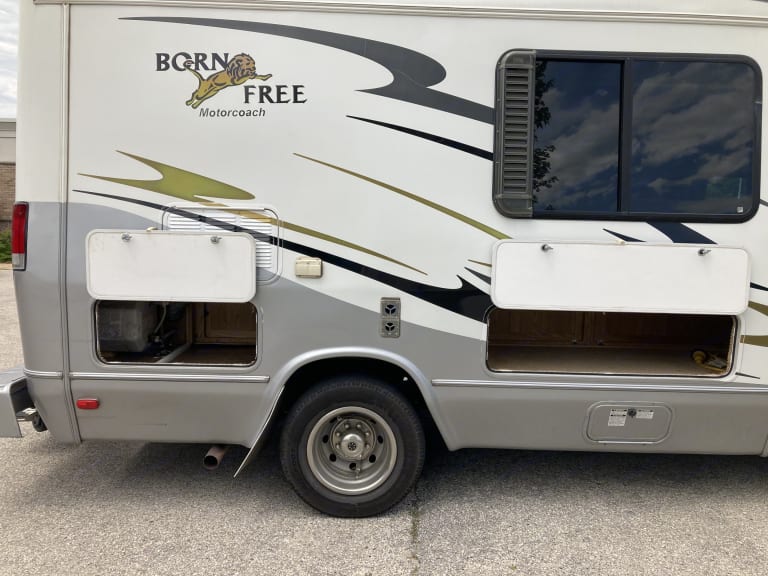 2007 Born Free Born Free Motorhome Class C Rental in Watertown WI 2007 Born Free Born Free Motorhome Class C Rental in Watertown WI