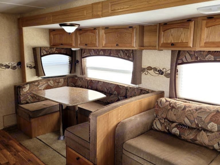 2011 Dutchmen Coleman Motor Home Rental in Madras, OR Outdoorsy
