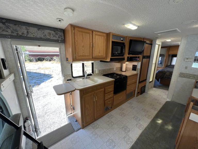 2004 Winnebago Minnie Class C Rental in Buckley, WA Outdoorsy
