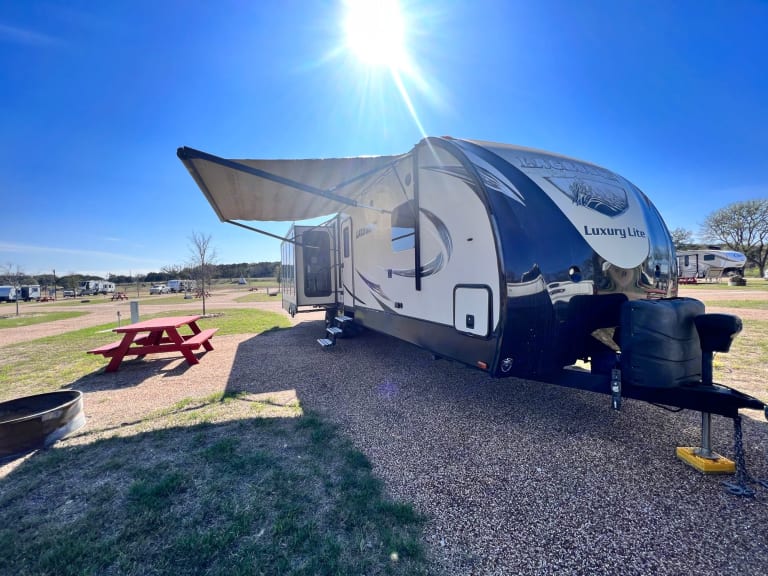 2017 Prime Time Lacrosse Travel trailer Rental in Tolar, TX Outdoorsy