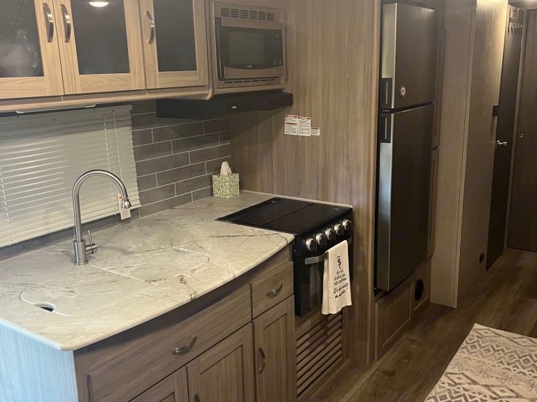 2021 Coachmen Freedom Express Travel trailer Rental in Aynor, SC Outdoorsy