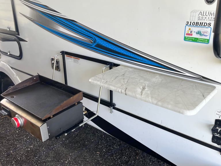 2021 Coachmen Freedom Express Travel trailer Rental in Aynor, SC