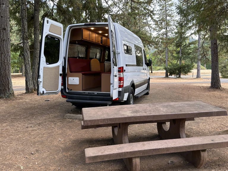 2016 MercedesBenz B class campervan MB 140 Camper van Rental in Eugene