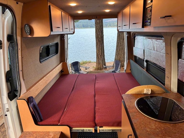 2016 MercedesBenz B class campervan MB 140 Camper van Rental in Eugene