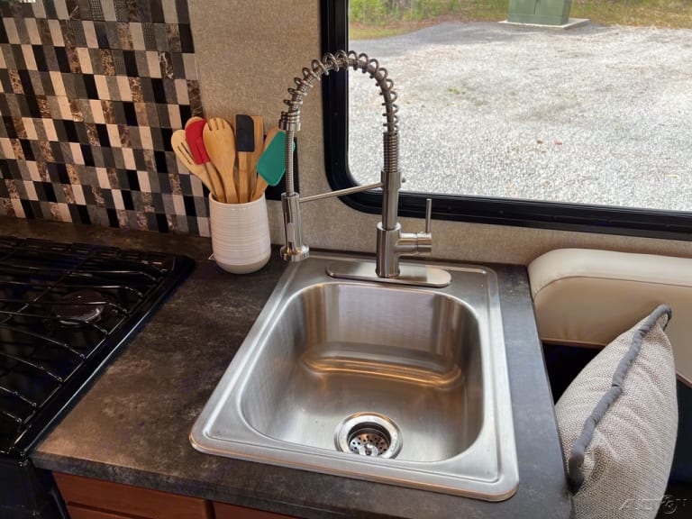 2019 Winnebago Fuse Class C Rental in Awendaw, SC Outdoorsy