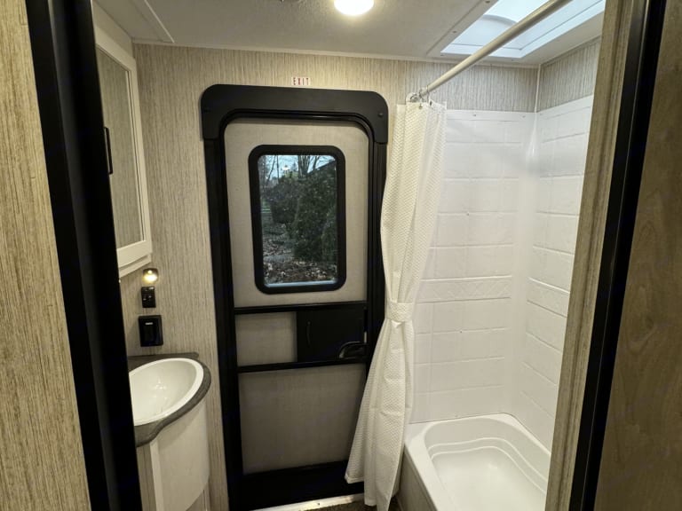 2022 Palomino Puma 32BH2B Travel trailer Rental in Centerburg, OH