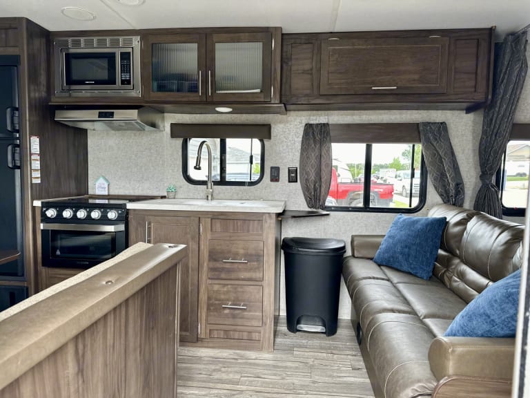 2018 Forest River Cherokee Grey Wolf Special Edition Travel trailer