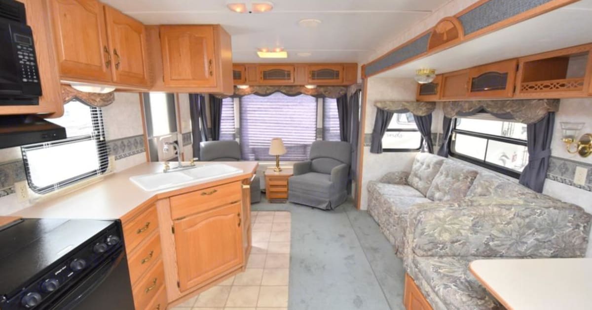 2004 montana travel trailer