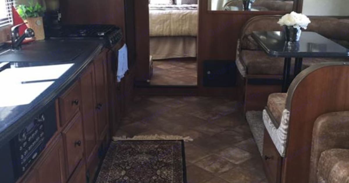 2013 Coachmen Leprechaun Motorhome Rental in Yukon, OK Outdoorsy