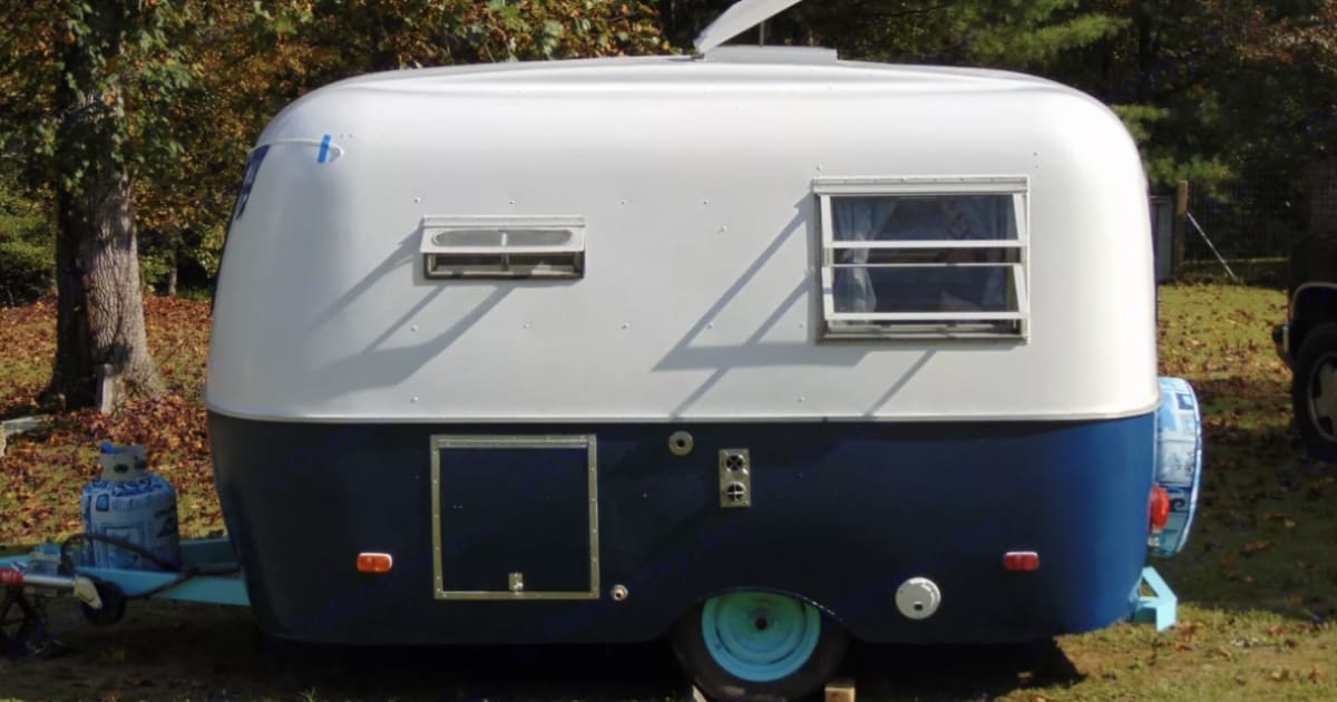 1980 Scamp 13' Travel trailer Rental in Spartanburg, Outdoorsy