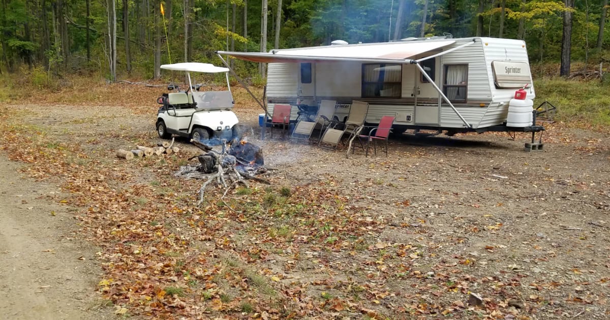 1987 Fleetwood Mallard Travel trailer Rental in Bolivar, NY Outdoorsy