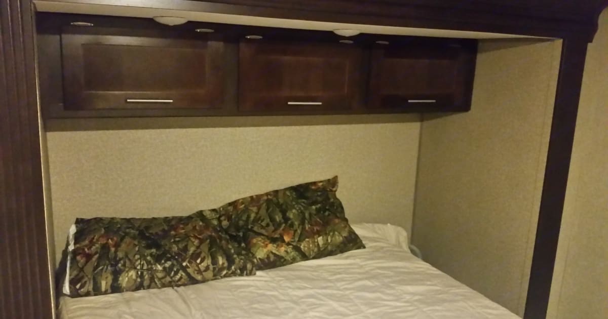 2015 Forest River Cherokee Grey Wolf Travel trailer Rental in New