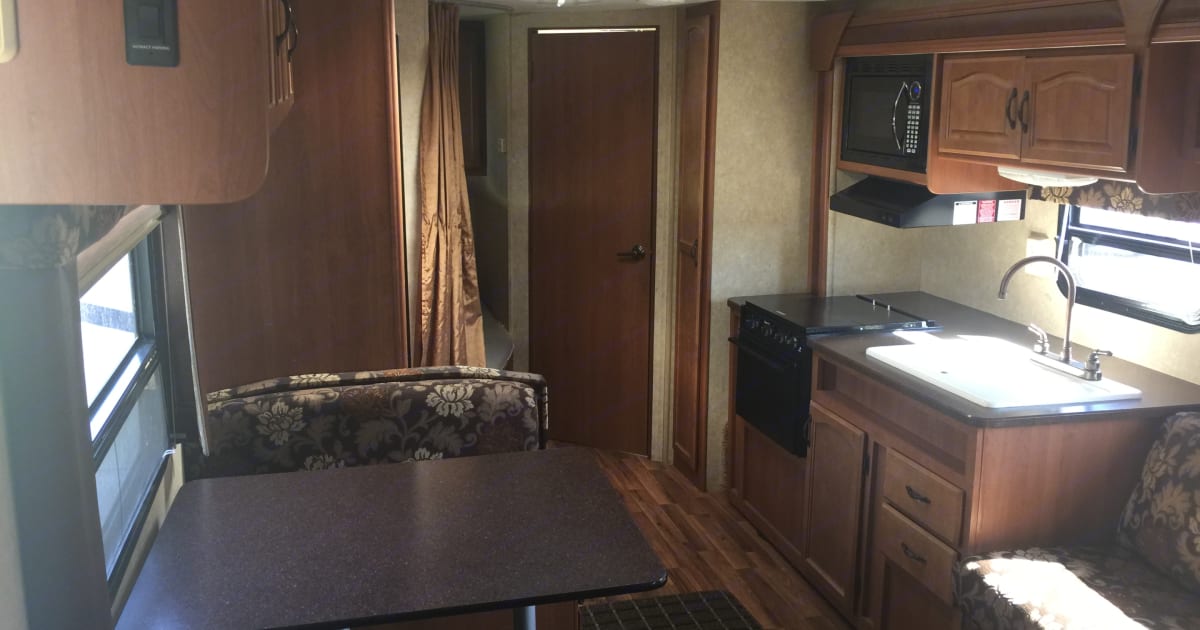 2011 Dutchmen 286 Ultra Light Travel trailer Rental in Santee, CA