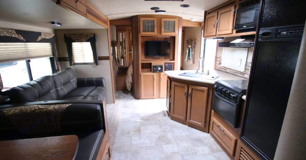 2017 Crossroads Sunset Trail Super Lite Travel trailer Rental in