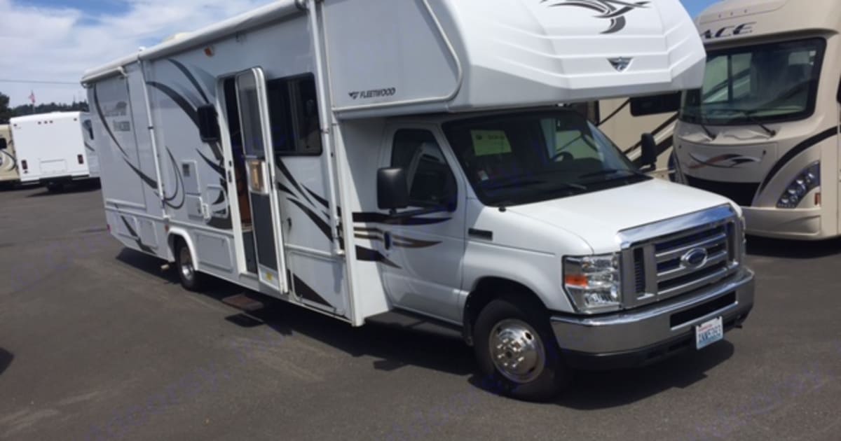 2014 Fleetwood Jamboree Searcher Motorhome Rental in Olympia, WA Outdoorsy