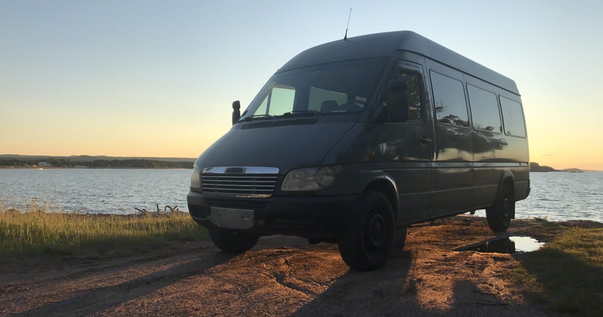 2003 Freightliner Sprinter Camper van Rental in Marquette, MI Outdoorsy