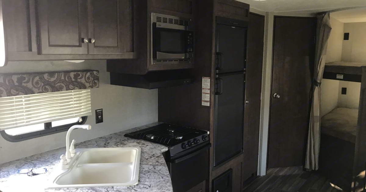 2018 Keystone HIDEOUT 272LHS Travel trailer Rental in AUBURNDALE, FL Outdoorsy