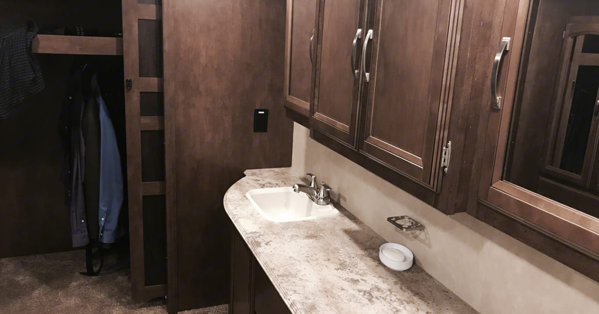 2017 Forest River Heritage Glen Fifthwheel Rental in Lucedale, MS