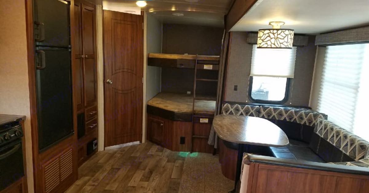 2017 Heartland Wilderness Travel trailer Rental in Wildomar, CA Outdoorsy