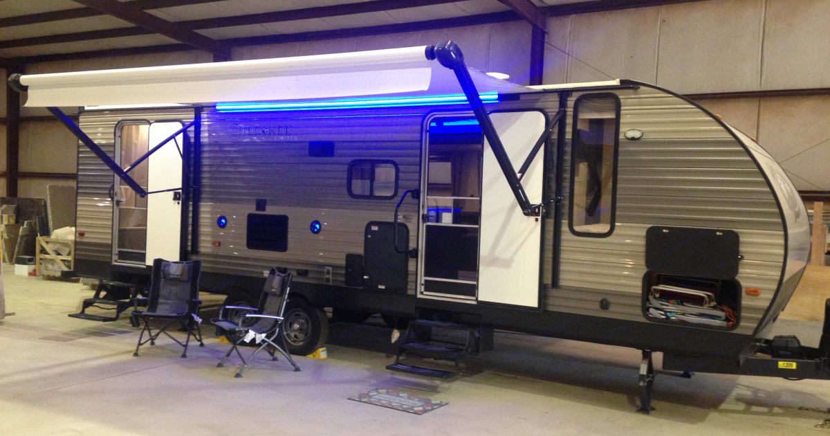 2017 Forest River Cherokee Travel trailer Rental in Byhalia, MS Outdoorsy