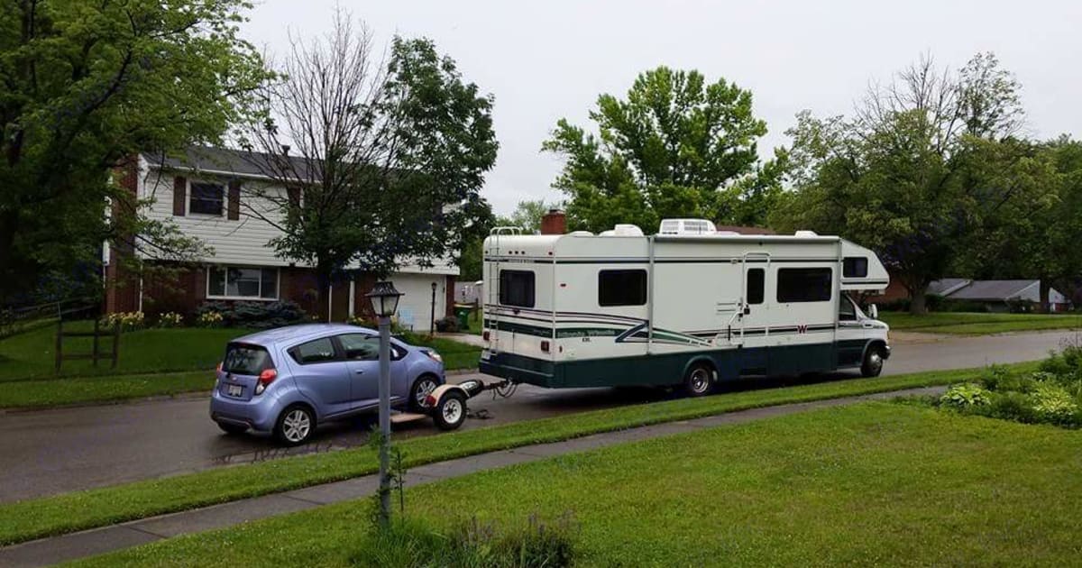 1997 Winnebago Minnie Winnie Motorhome Rental in Dayton, OH | Outdoorsy