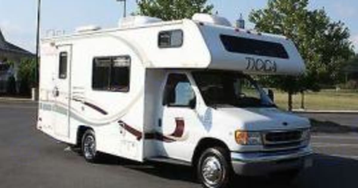 2000 Fleetwood Tioga Motorhome Rental in Dedham, MA | Outdoorsy