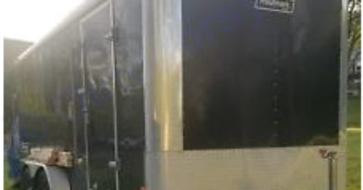 2016 Hallmark Everest Toy hauler Rental in Houston, TX Outdoorsy