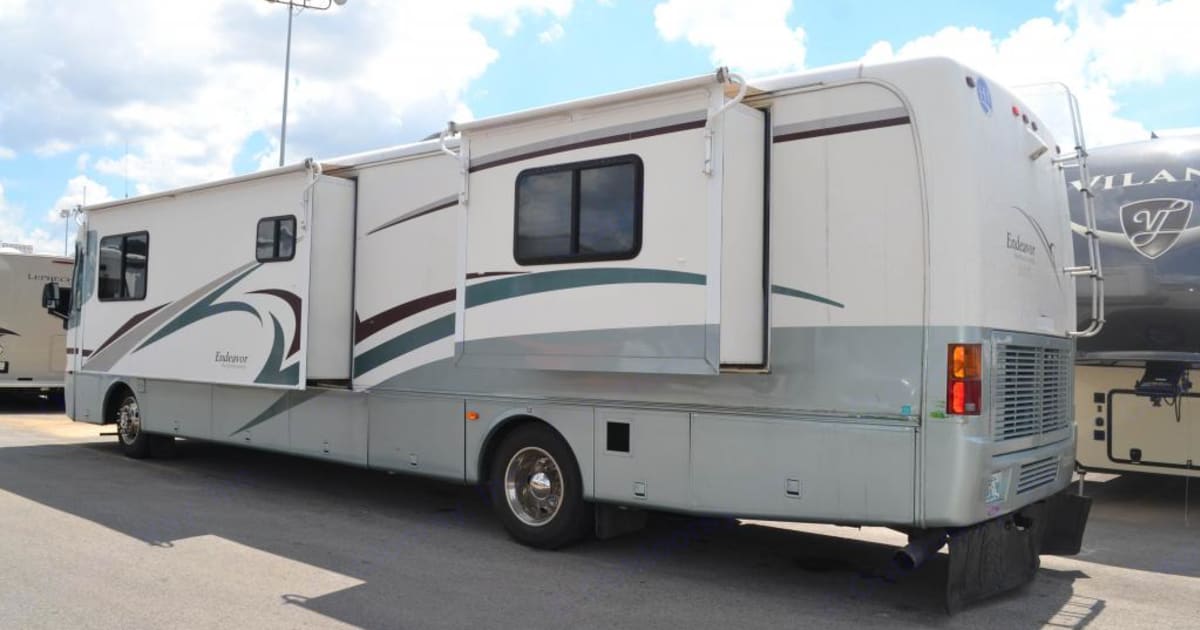 2000 Holiday Rambler Endeavor Class A Rental in alpine, TX | Outdoorsy