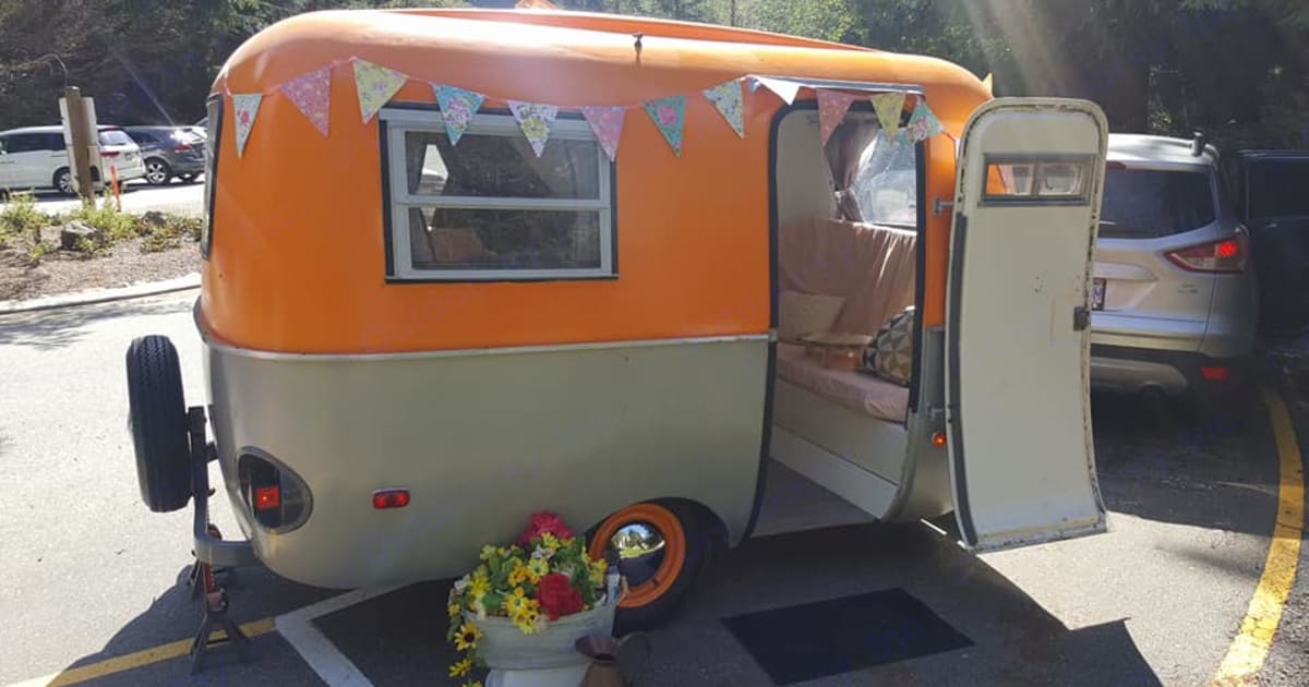 1973 Boler 13' Remorque Rental in New Westminster, BC | Outdoorsy